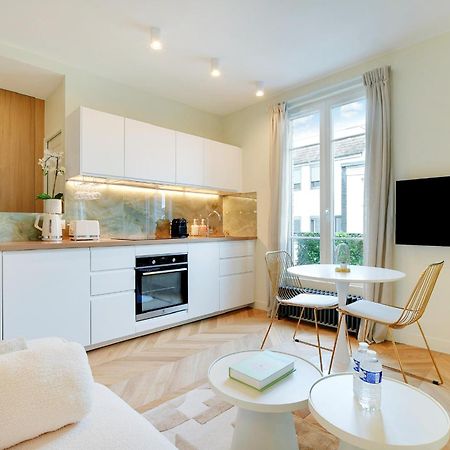 Suite Deluxe 1 By Les Maisons De Charloc Homes Boulogne-Billancourt Esterno foto